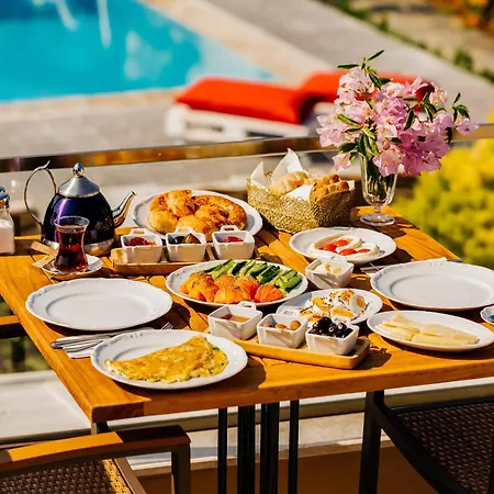 Kore Otel Çeşme